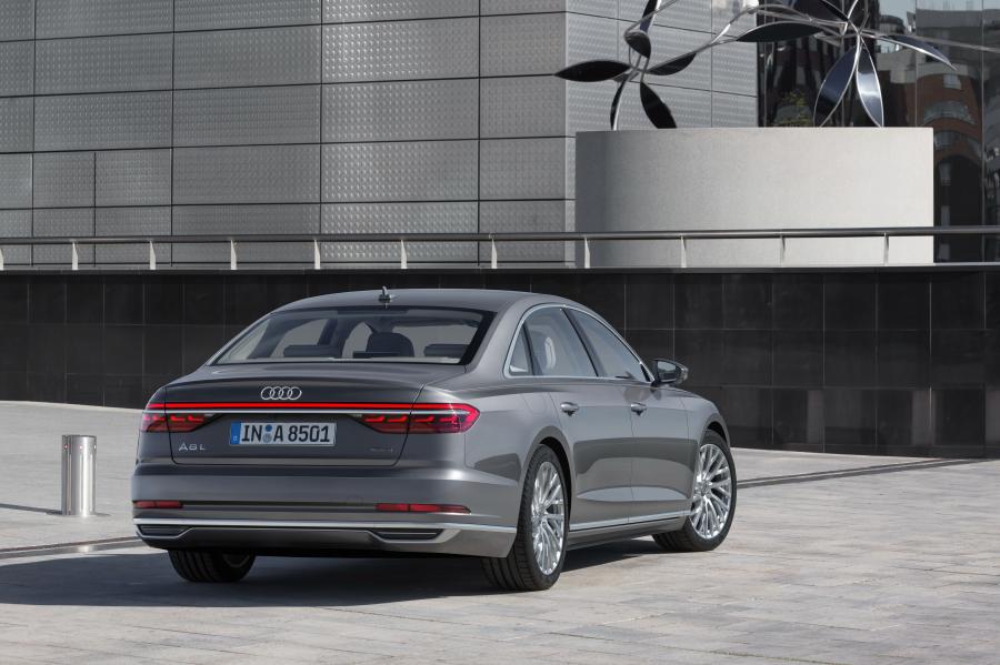  Audi A8 L 55 TFSI Quattro (D5) 2017 года  (WW) (фото 15 из 116)